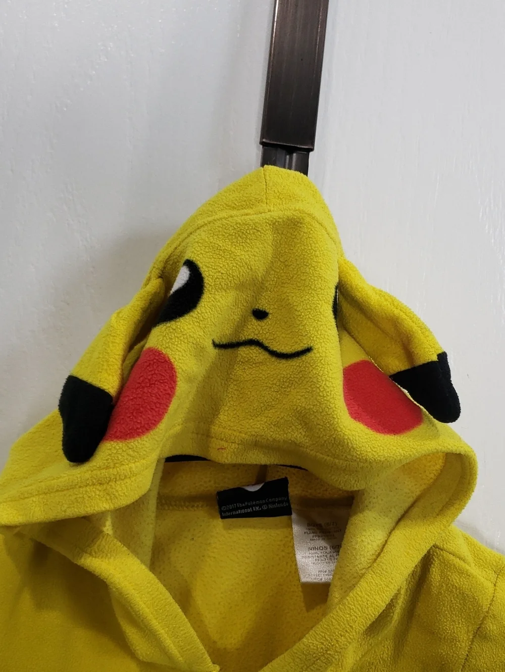 Pikachu Pokemon Pajama Onesie 2017 Nintendo Size 6/7 Hooded